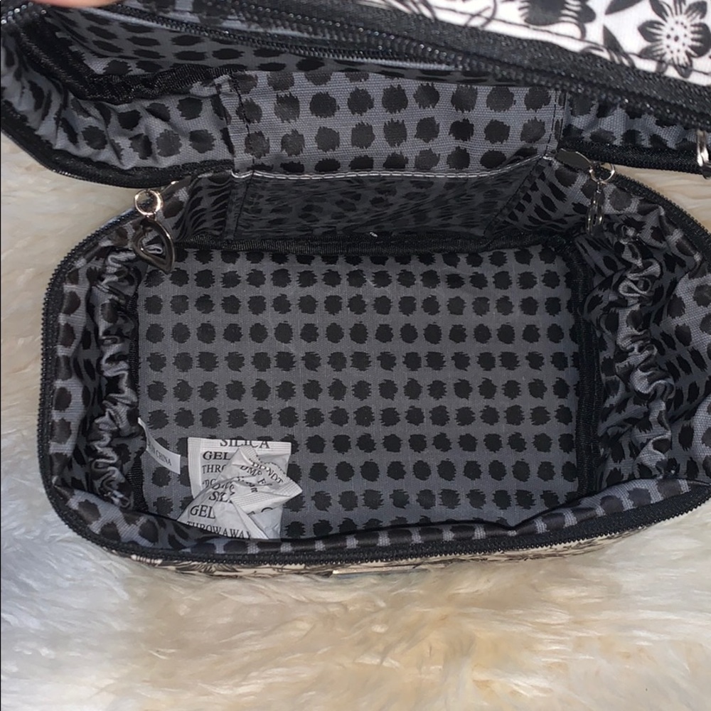 BELLA RUSSI MAKE UP BAG - Picture 7 of 7
